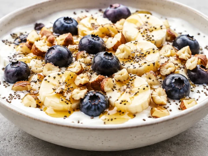 Easy Blueberry Chia Yogurt: Breakfast Delight