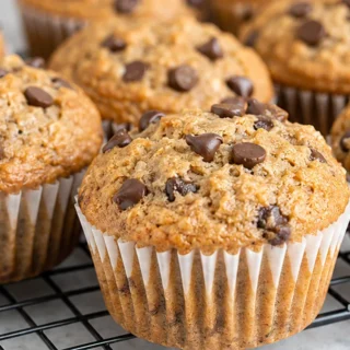 Fluffy Oat Flour Muffins: Easy Recipe - Oat Flour Muffins: bake these wholesome and fluffy treats with maple syrup. Perfect for a quick breakfast or a healthy s