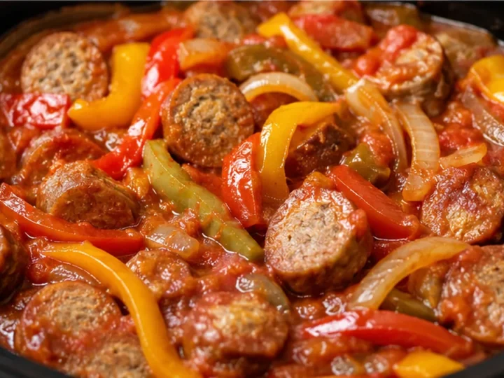 Slow Cooker Sausage & Peppers