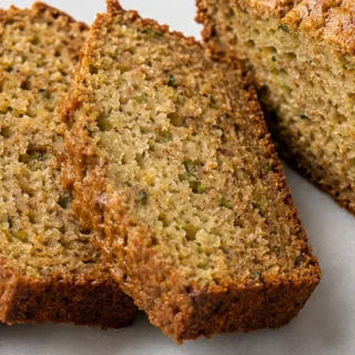 Moist Gluten-Free Zucchini Bread - Zucchini bread: bake this incredibly moist and flavorful gluten-free loaf. Perfect for a wholesome breakfast or a delightful