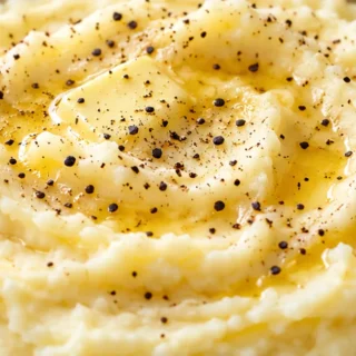 Creamy Mashed Potatoes: The Ultimate Comfort Side!